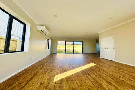 Photo of property in 1/2 Cameron Street, Papakura, 2110