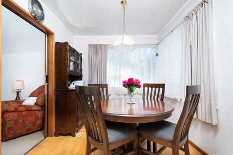 Photo of property in 6 Pankhurst Place, Sunnyvale, Auckland, 0612