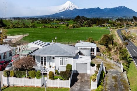 Photo of property in 2 Hurworth Road, Hurworth, New Plymouth, 4371