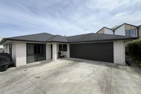 Photo of property in 18a Te Atatu Road, Te Atatu South, Auckland, 0610
