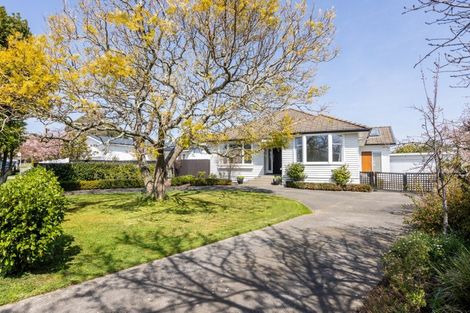Photo of property in 28 Tauroa Road, Havelock North, 4130