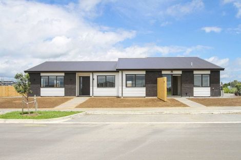 Photo of property in 3 Korowhiti Road, Clarks Beach, 2122