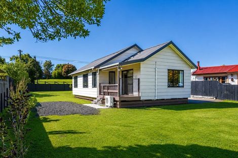 Photo of property in 28 Watts Street, Waipawa, 4210