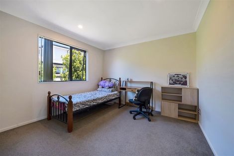 Photo of property in 23 Midhurst Avenue, Henderson, Auckland, 0612