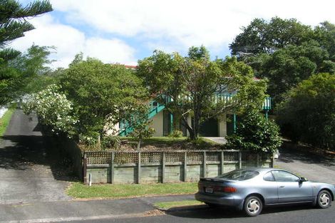 Photo of property in 8 Mahuta Grove, Northcote, Auckland, 0627
