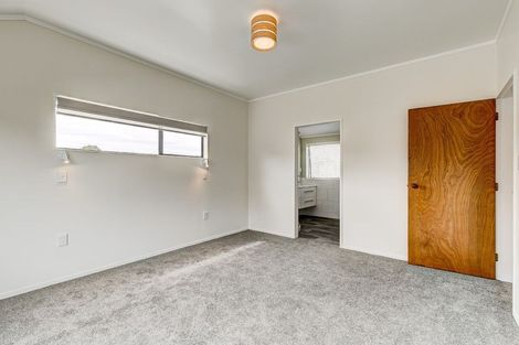 Photo of property in 2/13 Mana Esplanade, Paremata, Porirua, 5026