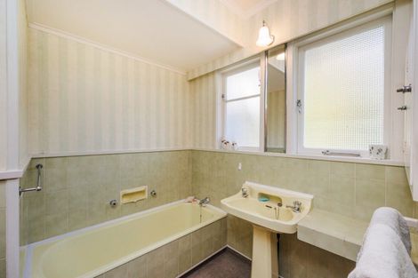 Photo of property in 122 Jickell Street, Hokowhitu, Palmerston North, 4410