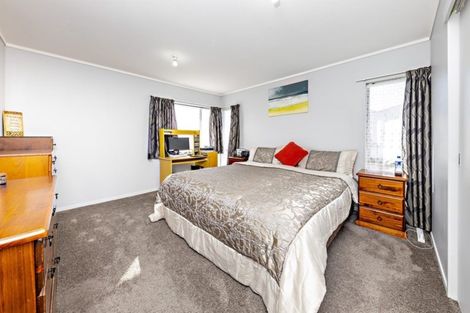 Photo of property in 2/22 Swaffield Road, Papatoetoe, Auckland, 2025