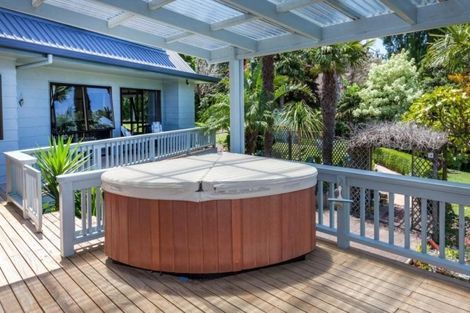 Photo of property in 16 Gregory Lane, Whangamata, 3691