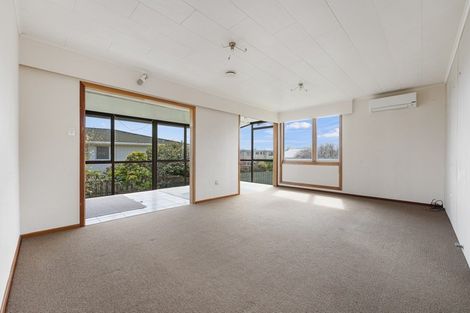 Photo of property in 49 Nevada Drive, Merrilands, New Plymouth, 4312
