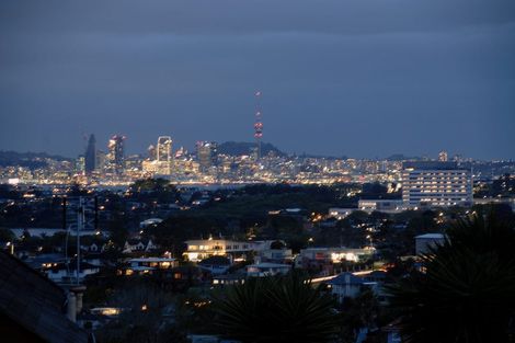 Photo of property in 2/13 Castor Bay Road, Castor Bay, Auckland, 0620