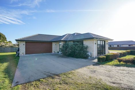 Photo of property in 28 Majestic Chance, Seaward Bush, Invercargill, 9812