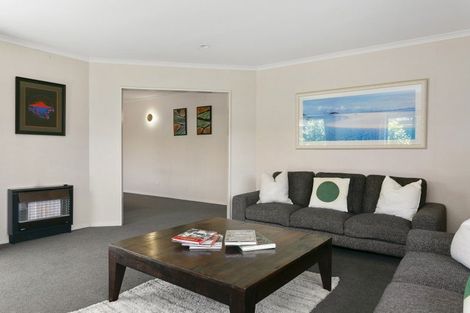 Photo of property in 30 Fairview Terrace, Waipahihi, Taupo, 3330