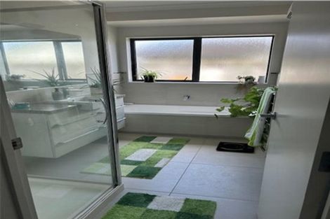 Photo of property in 51 Hadley Wood Drive, Wattle Downs, Auckland, 2103