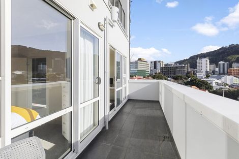 Photo of property in Stadium Garden Flats, 403/107 Thorndon Quay, Pipitea, Wellington, 6011