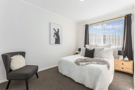 Photo of property in 2a Colchester Crescent, Newlands, Wellington, 6037