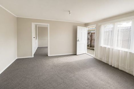 Photo of property in 26 Ray Small Drive, Papakura, 2110