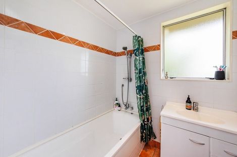 Photo of property in 24 Kowhai Street, Tokomaru, Palmerston North, 4474
