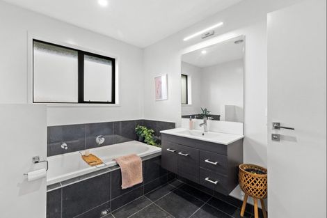 Photo of property in 8a Shetland Place, Westbrook, Palmerston North, 4412