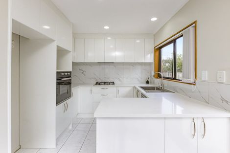 Photo of property in 4b Skilgate Avenue, New Lynn, Auckland, 0600