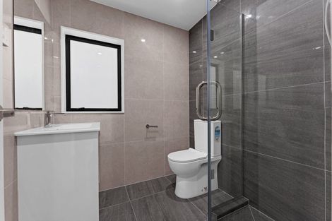 Photo of property in 12 Mcleod Road, Weymouth, Auckland, 2103