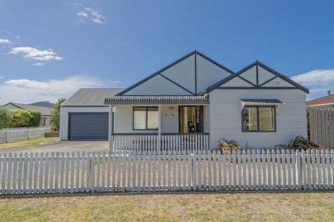 Photo of property in 5 Cholmondeley Crescent, Whitianga, 3510