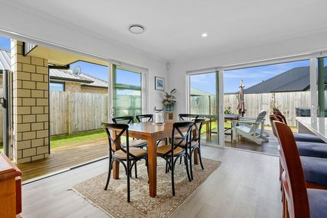 Photo of property in 10 Kaaka Street, Cambridge, 3434