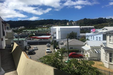 Photo of property in 4 Myrtle Crescent, Mount Cook, Wellington, 6021