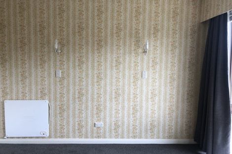 Photo of property in 1 Bambery Court, Palmerston North, 4414