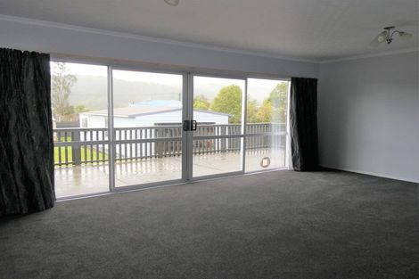 Photo of property in 69 Omapere Street, Dobson, Greymouth, 7805