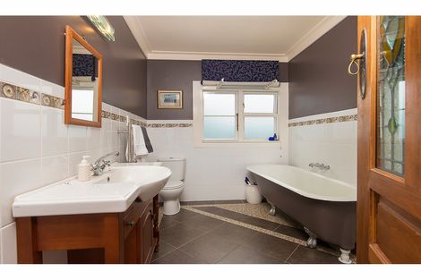 Photo of property in 77 Colombo Road, Waiuku, 2123