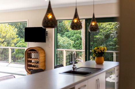 Photo of property in 1142 Paekakariki Hill Road, Paekakariki Hill, Porirua, 5381