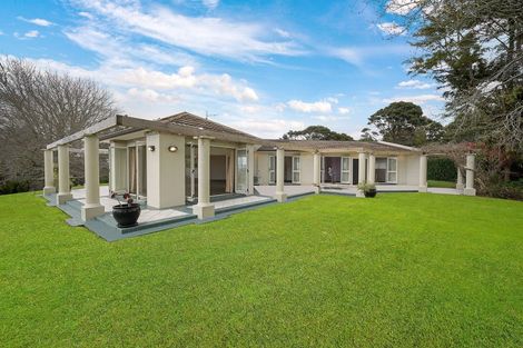 Photo of property in 9 Laingholm Drive, Laingholm, Auckland, 0604