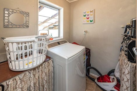 Photo of property in 106 Hinau Street, Castlecliff, Whanganui, 4501