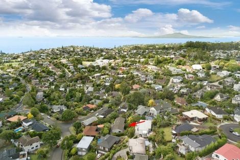 Photo of property in 2/13 Kiri Place, Mairangi Bay, Auckland, 0630