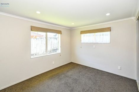 Photo of property in 2 Carisbrook Crescent, Papakura, 2110