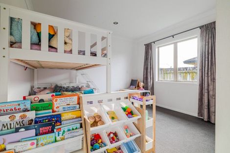 Photo of property in 19 Meridian Grove, Kelvin Grove, Palmerston North, 4414