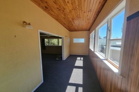 Photo of property in 11 Fitzherbert East Road, Aokautere, Palmerston North, 4471