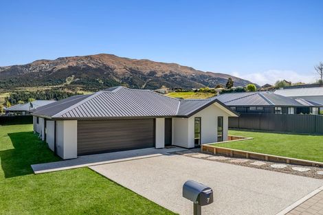 Photo of property in 7 Tomtit Crescent, Lake Hawea, Wanaka, 9382