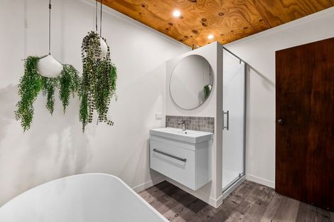 Photo of property in 76a Paynters Avenue, Strandon, New Plymouth, 4312