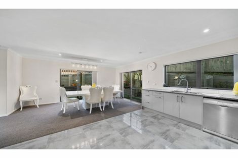 Photo of property in 14 Kereru Rise, Papakura, 2110