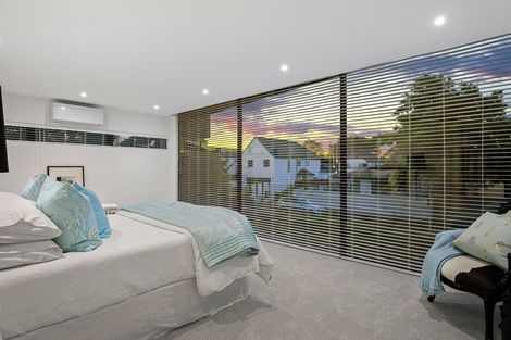 Photo of property in 116 Aikmans Road, Merivale, Christchurch, 8014