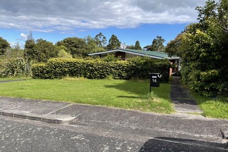 Photo of property in 14 Raymond Terrace, Northcote, Auckland, 0627
