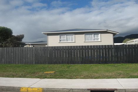 Photo of property in 8 Haumia Street, Paekakariki, 5034