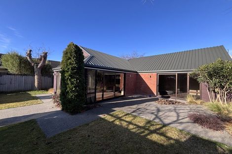 Photo of property in 4 Regalwood Close, Parklands, Christchurch, 8083