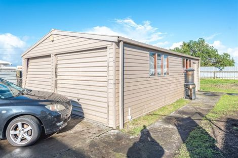 Photo of property in 15 Polson Street, Castlecliff, Whanganui, 4501