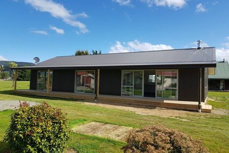 Photo of property in 24 Muriwai Drive, Manapouri, 9679