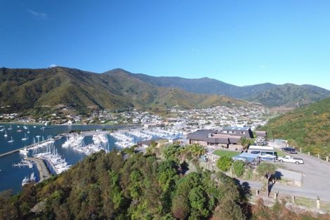 Photo of property in 43 Marina Drive, Waikawa, Picton, 7220