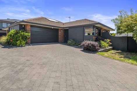 Photo of property in 2/144 Oceanbeach Road, Mount Maunganui, 3116