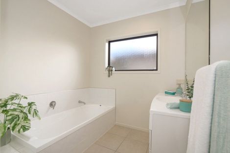 Photo of property in 16/100 Millers Road, Brookfield, Tauranga, 3110